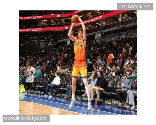 克尼佩尔表现抢眼近期四场比赛场均23分9板4助投篮命中率超46