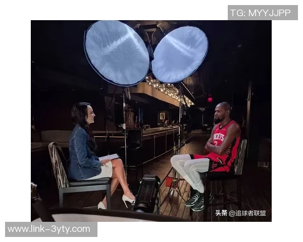 康宁汉姆盛赞杜兰特的独特能力让防守者时刻感受到巨大的压力